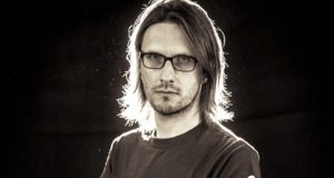Steven Wilson announces new album and releases single ”Pariah”